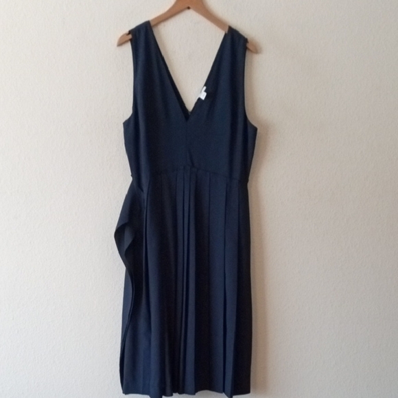 Lewitt Dress - Picture 2 of 8